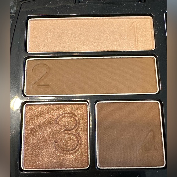 Avon True Color Eyeshadow Quad. NWOT. Neutral colors. In original box - Picture 2 of 5